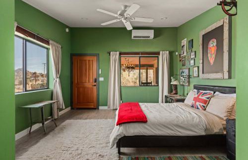 The Outlaw By The Cohost Company - Foto 78