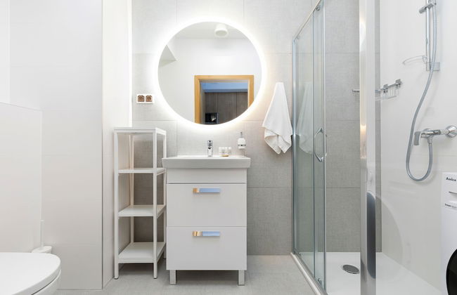 Aquamarina Prima Apartments by Renters - Photo 25