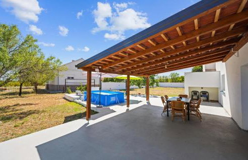 Cozy Apartment In Dragisici With Wifi - Photo 2