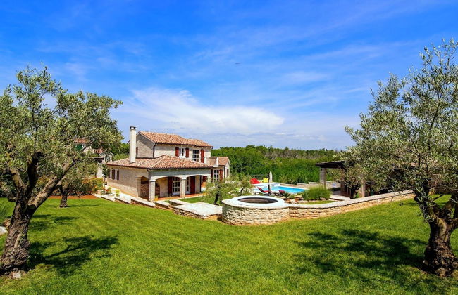 Villa in Porec With Private Pool & Garden - Foto 24