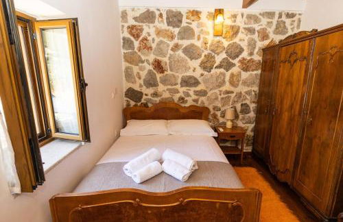 Cheerful 3 bedroom cottage with indoor fireplace - Foto 30