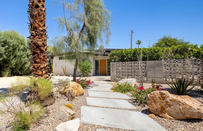 Lux Desert Retreat 4BR Pool Spa Stunning Views - Photo 59