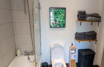 Creative Warehouse Conversion & Plant Haven - Foto 14