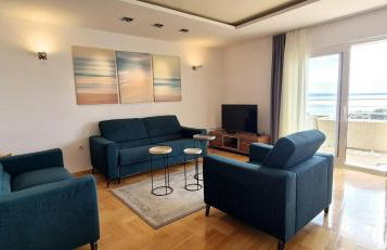 SEA VIEW- spacious apartment with shared pool - Foto 2