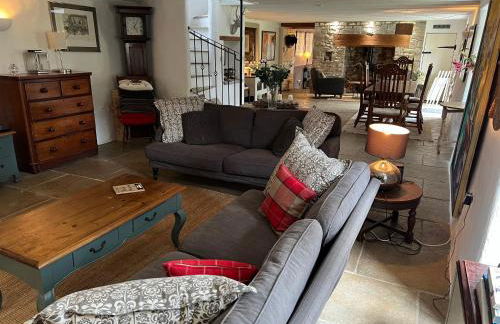 The Old Farmhouse - Photo 2