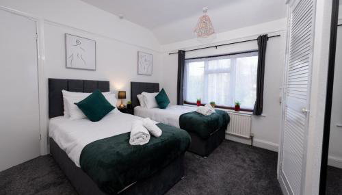 Modern 4BR House, Sleeps 7, High-Speed Wi-Fi, Extended Stays - Foto 2