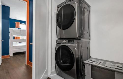 Chic Oasis 2 miles from DT - Pool table - B-Dashy - Foto 40