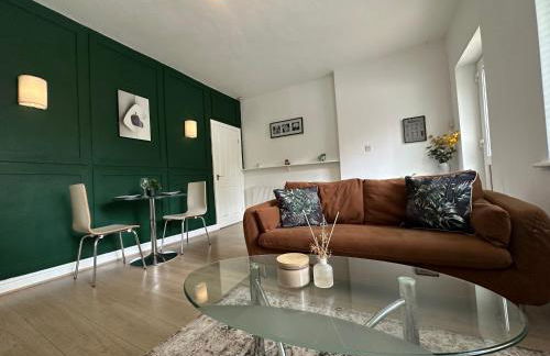 Beautiful Bungalow Awaits Your Short Term Stay - Foto 1