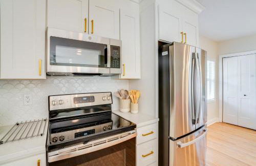 Mid-Century Lakeland Home with Game Room! - Foto 10