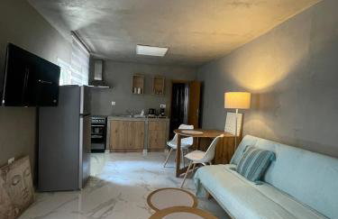 The Secret Studio - OAKA Stadium & nearby hospitals - Foto 1