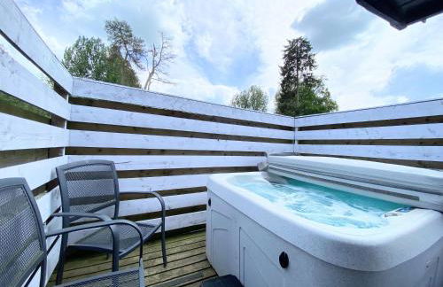Otter 3 Lodge -Jungle Inspired -Dog Friendly -Private Hot Tub -Warminster-Bath-Salisbury - Foto 5