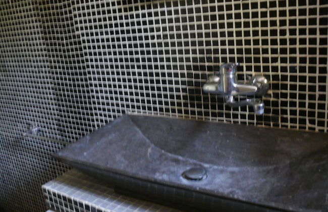 Picturesque Studio Apartment - Photo 12