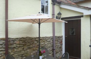 The Old Stores, a Grade II listed cottage in the delightful village of Georgeham, is ideal for beach, surfing, walking & cycling holidays - Foto 23