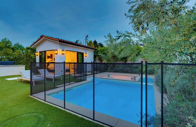 Villa Camellia - Charming 5 BR Home in the Heart of Studio City - Photo 63