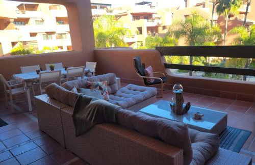 HAPPY Luxury Apartment - Beachside in Mar Azul, Estepona - Photo 31