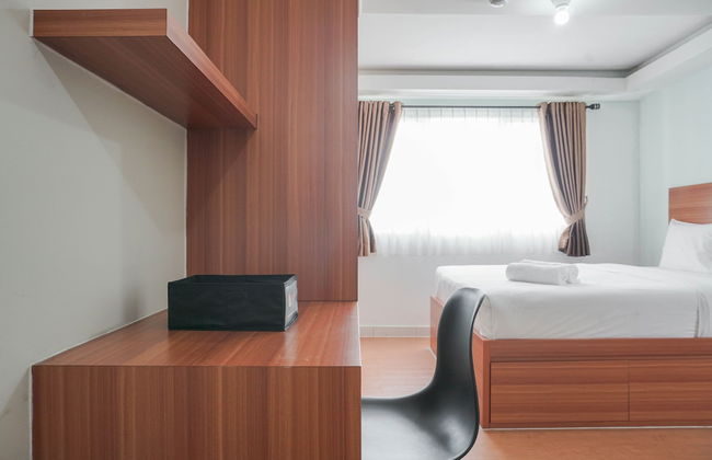 Best Homey Elegant Studio Room at Amethyst Apartment - Photo 4