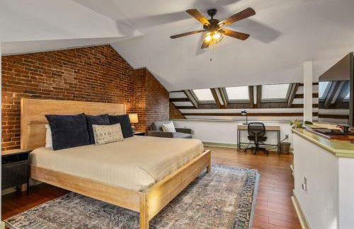 City Loft Group Getaway King Downtown Location - Foto 16