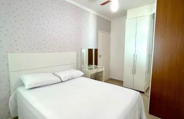 Casa Espaçosa com 5 Quartos Piscina Privativa 300m da Praia Ar condicionado em todos cômodos - Foto 13