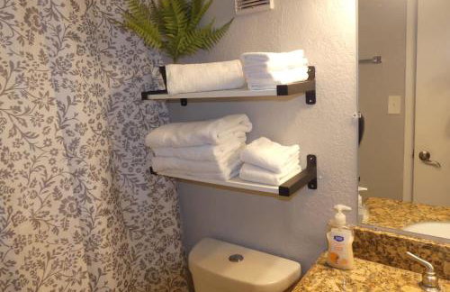 Beautiful 2-Bedroom Condo Near Universal and other Orlando Attractions, King Bed & Wi-Fi - Foto 42