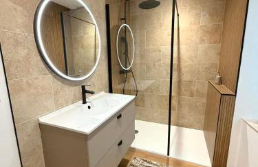 Le salon des voyageurs - Appartement au coeur du Centre Historique de Dole avec Terrasse - Foto 11