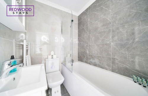 Well-Equipped Serviced Apartments in Aldershot Town Centre, Free WiFi By Redwood Stays - Foto 20