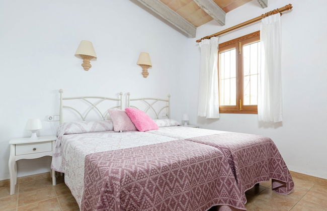 Peaceful Villa in Serene Retreat - Photo 7