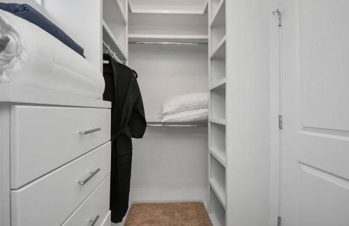 Skyline Views - Sleeps 10 Home Near Downtown - Photo 18