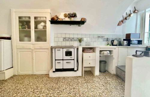 Casa Celestine in Via Orsini Isolabona Liguria Italy Sleeps 5 - Foto 6