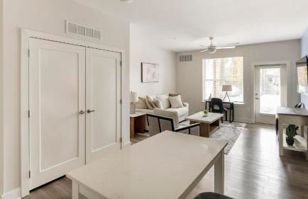 Landing Amazing 1BD Pool Courtyard - Foto 8