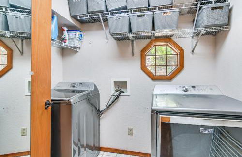 3 Mi to Table Rock Lake Cabin with Fire Pit! - Foto 14