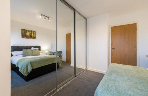 Waterfront Walk 3 Bedroom Apartment with Parking Pets and Workspace - Foto 21