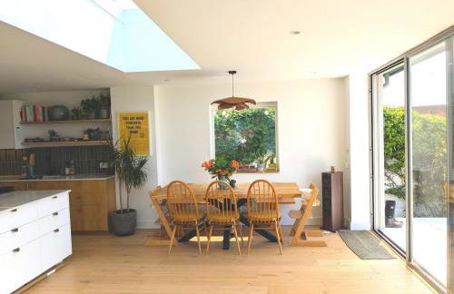 Sea View Villa with Huge Garden & Table Tennis - Foto 31