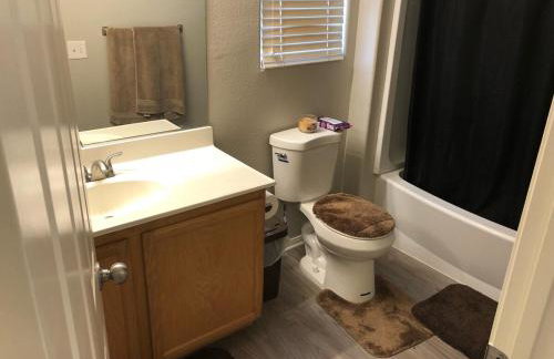 This cute 3 bedroom 2 and half bath is cozy - Photo 8