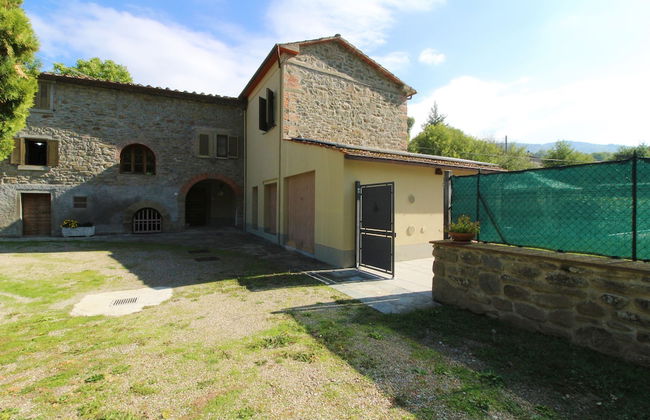 Stunning Private Villa for 4 Guests With Wifi, Private Pool, TV, Veranda, Pets Allowed and Parking - Photo 1