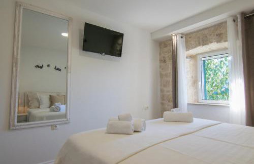 Villa Milena with heated pool and jacuzzi - Photo 63
