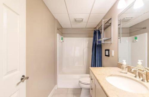 Cozy Country Poolside Getaway, 2BR, Near ATL - Foto 23