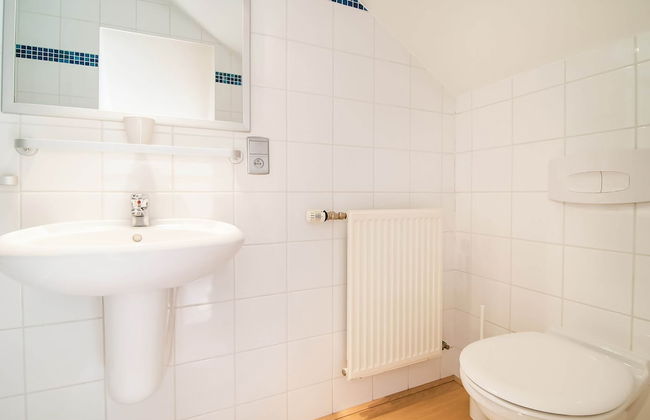 Luxurious Villa With Pool and Sauna, and Very Suitable for Culinary Workshops - Photo 20