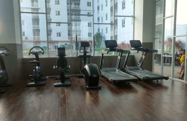 New Studio Apartment With Strategic Location At Suncity Residence - Foto 17