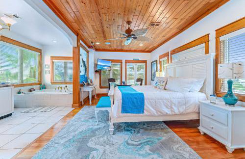 Riverfront Carrabelle Home with Furnished Patio! - Foto 10