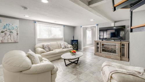 Walk to MIR Wooded Group Escape with Deck and Bar! - Foto 5