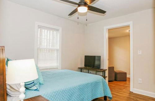 Three Bedroom Outdoorsy Escape in Huntersville - Foto 9