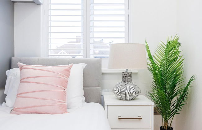 Luxurious - Pool Table - Games Room - Free Parking - Photo 24