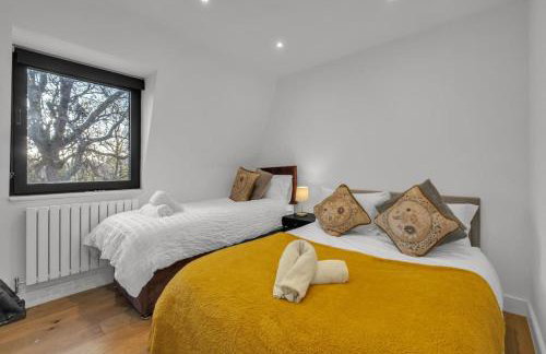 2 Bedroom Flat By Key Light Properties Short Lets & Serviced accommodation two minutes walk from Canada Water Station - Great for Contractors, Group and Family - Foto 37