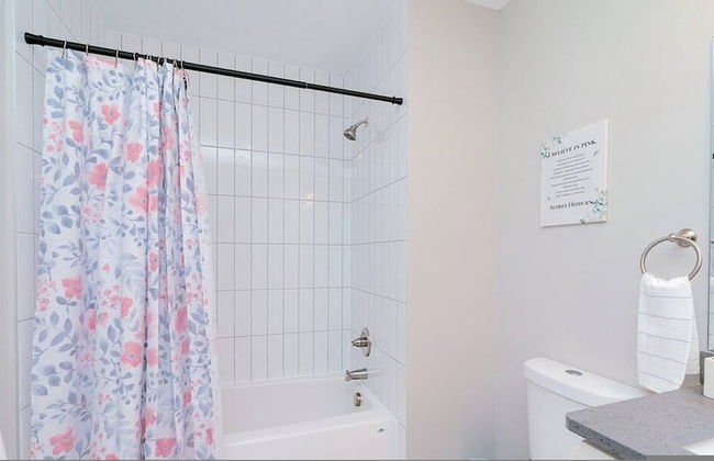 Breakfast Tiffany s Downtown Newport News - Foto 11