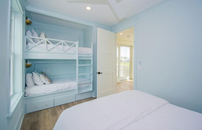 Stunning 4BR Vacation Rental With Private Pool, Spa, & Resort Club Cards - Photo 5