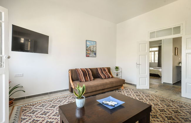 Vintage Charm 1BR Apt w Balcony & View - Foto 24