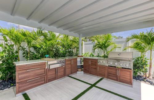 Luxury Home with Heated Pool close to beaches - Foto 29