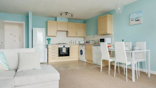 Ocean Breeze - Stunning Harbour Views from Private Balcony - Foto 5