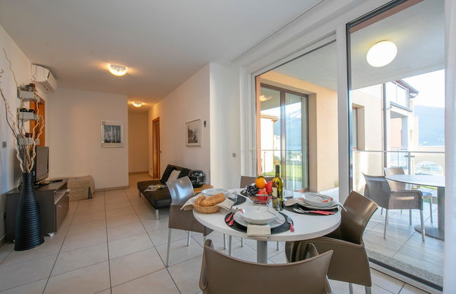 Vista di Maccagno Fantastico Pool - Foto 19