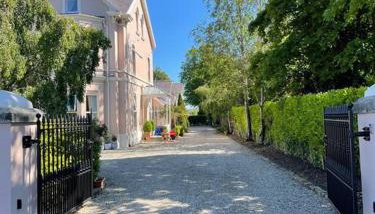 Converted Victorian Coach House on the North Coast - Foto 2